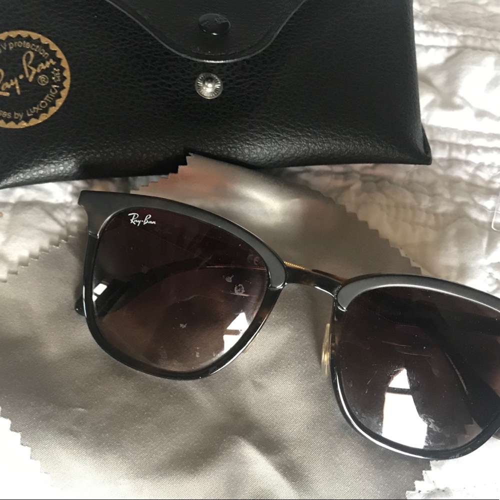 Ray-Ban sunnies!